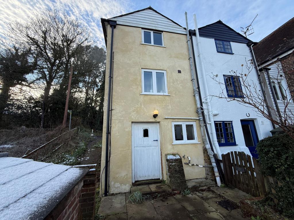 Lot: 115 - END-TERRACE HOUSE FOR REPAIR - Rear of property